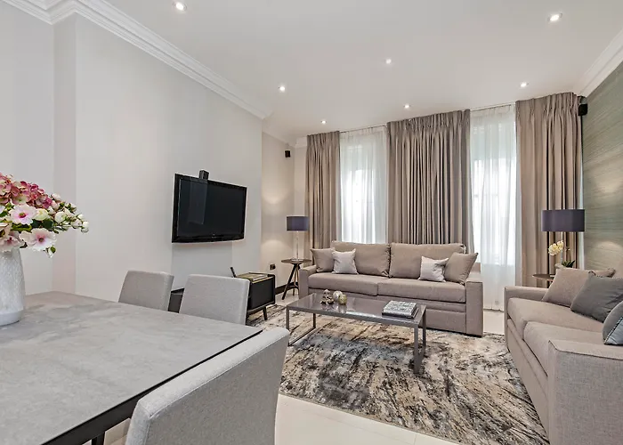 130 Queen\'S Gate Apartments