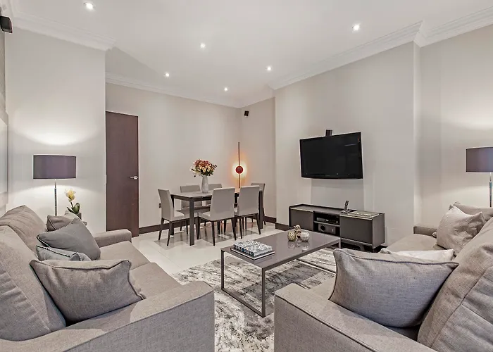 130 Queen\'S Gate Apartments